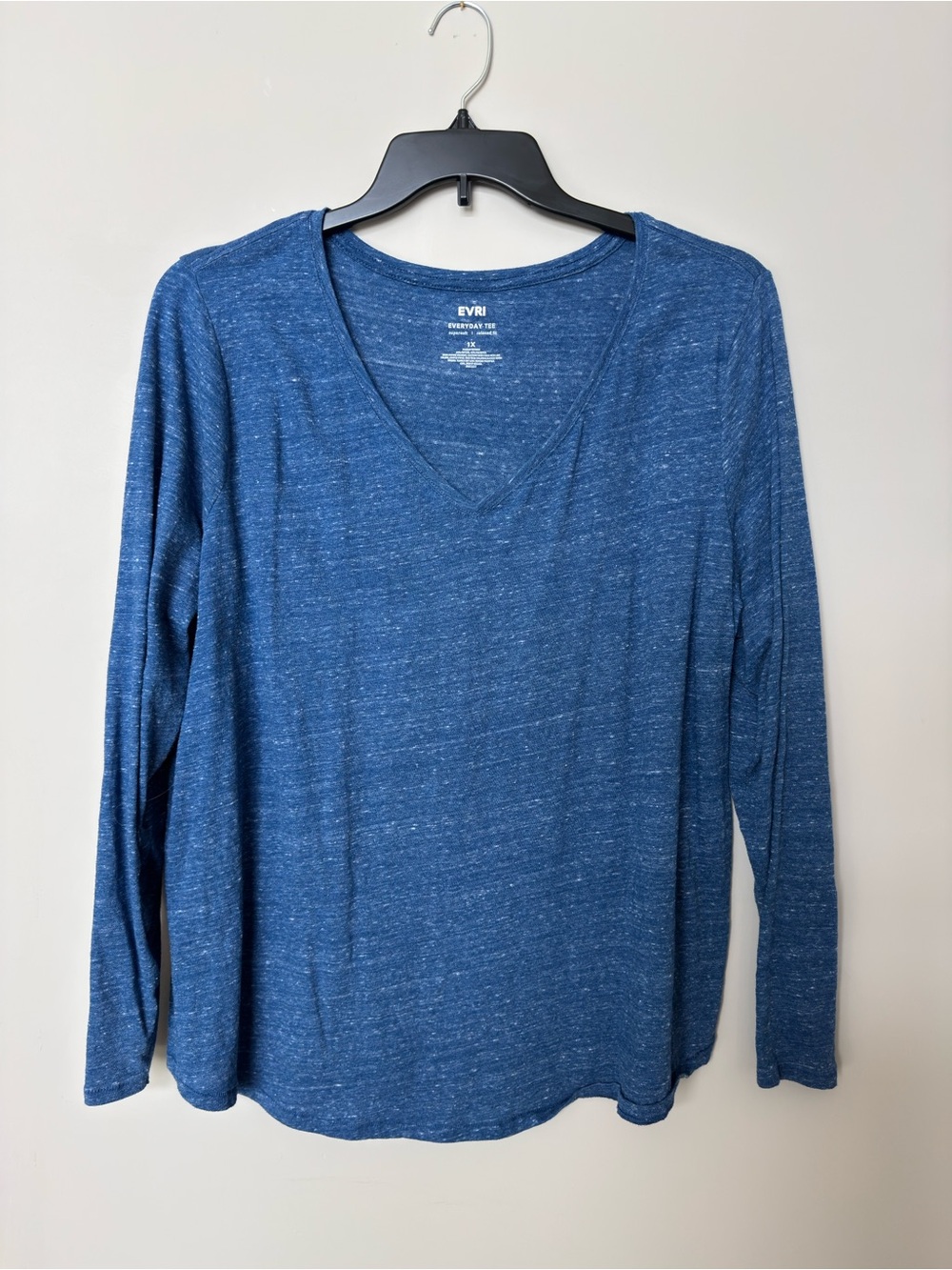 EVRI Everyday T Shirt V Neck 1X Heather blue
Long sleeves